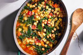 Soup with pasta and chickpeas