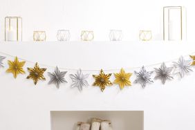 Metallic star garland New Year's Eve