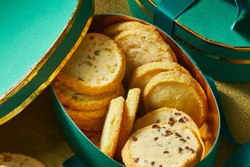 vanilla bean sables in oval boxes